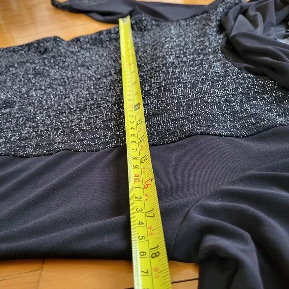 Michael Tyler Black Silver Shimmering Cowl Neck Buckle Top‎ M - Picture 10 of 13